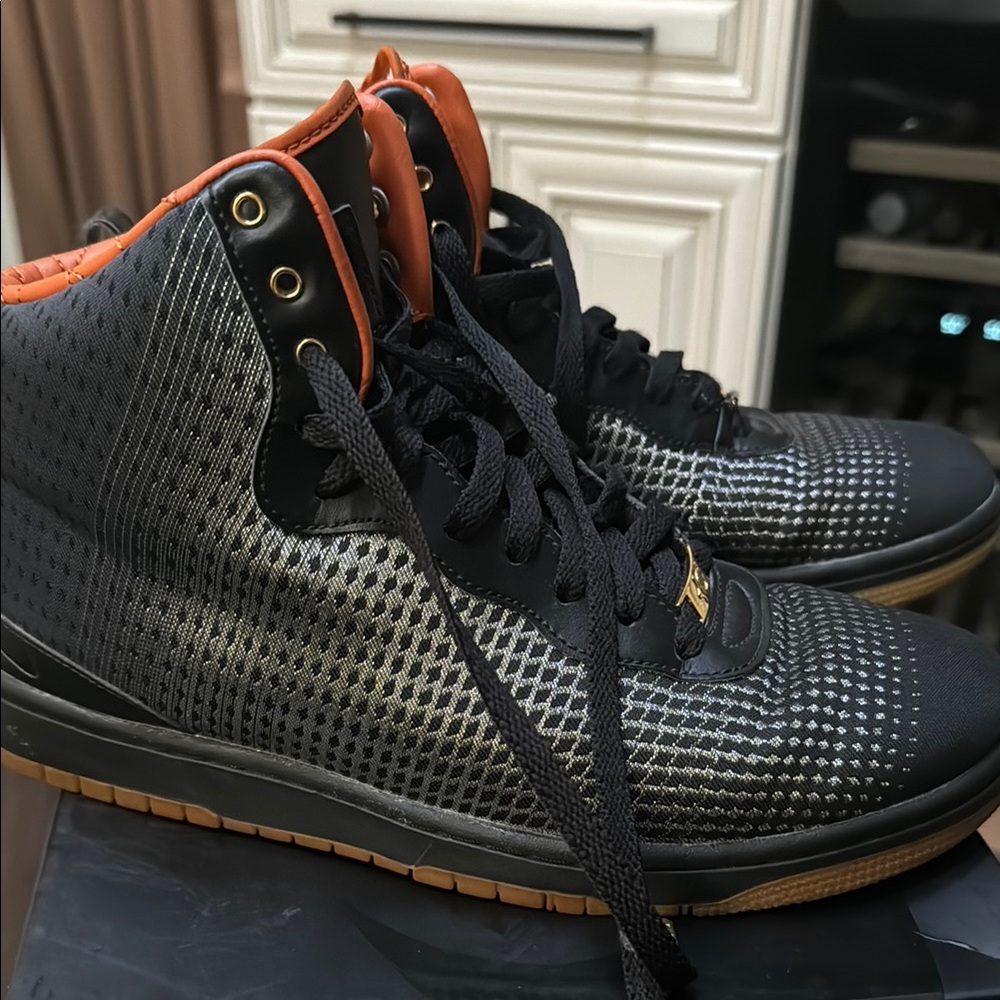 Men’s Nike KD VIII NSW Lifestyle athletic shoes. Size 9, Black